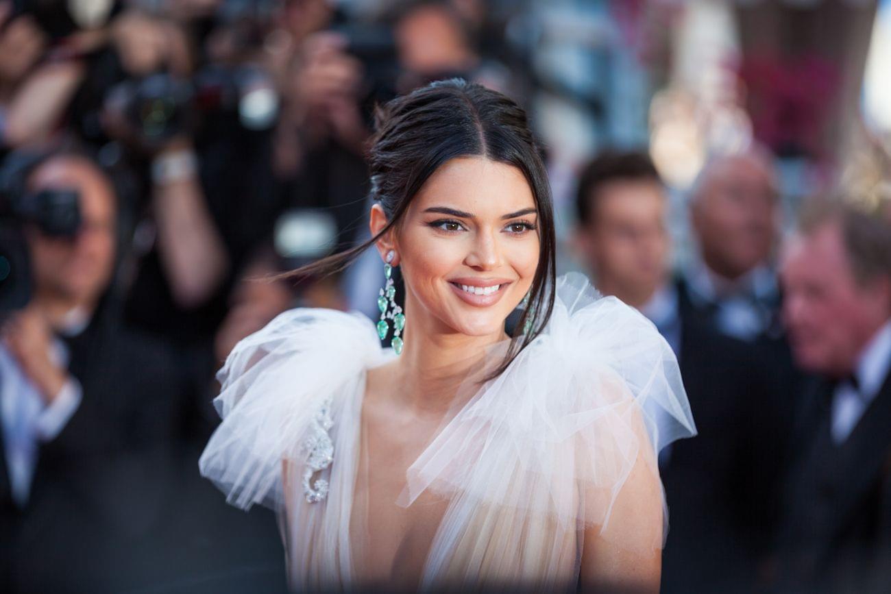 The Most Fashionable Manicure This Fall Is Shown By Kendall Jenner