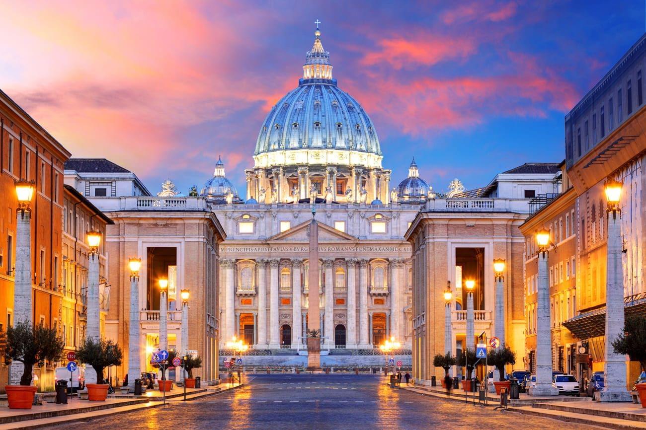 Why there are no hospitals in the Vatican and other unknown facts that you did not know about this country